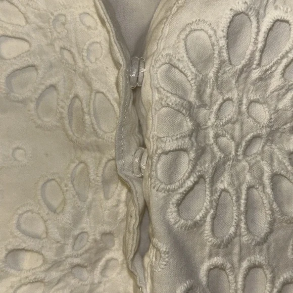 Lilly Pulitzer Bekah dress. White eyelet size small. Like new condition - Picture 5 of 7